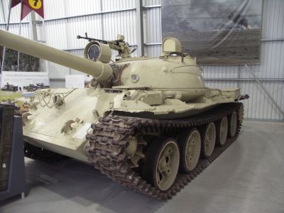 T62
The T-62 uses torsion bar suspension. It has five pairs of rubber-tired roadwheels, a drive sprocket at the rear and idler at the front on each side, with no return rollers. The first and last roadwheels each have a hydraulic shock absorber. The tank is powered by the V-55 12-cylinder 4-stroke one-chamber 38.88 litre water-cooled diesel engine developing 581 hp (433 kW) at 2,000 rpm
