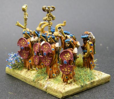 Apple Bearers in Ceremonial Dress
The front ranks are the Command pack of Immortals in Ceremonial dress, with a few archers shoehorned in behind them
