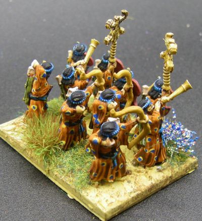 Apple Bearers in Ceremonial Dress
The front ranks are the Command pack of Immortals in Ceremonial dress, with a few archers shoehorned in behind them
