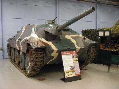 Hetzer
The Jagdpanzer 38(t) (Sd.Kfz. 138/2), later known as Hetzer ("baiter"), was a German light tank destroyer of the Second World War based on a modified Czechoslovakian Panzer 38(t) chassis. The project was inspired by the Romanian "Mare&#351;al" tank destroyer.
